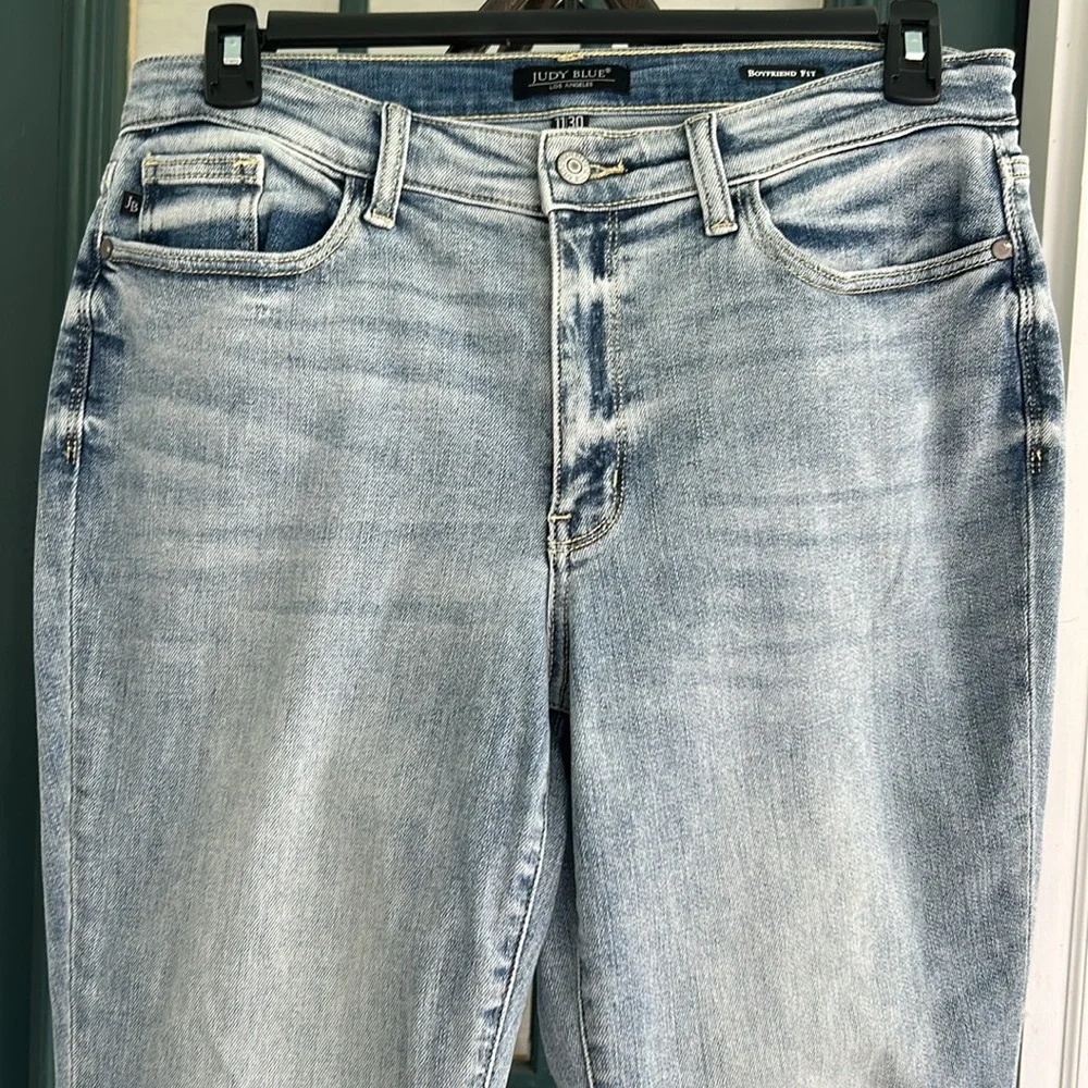 Judy Blue Boyfriend Fit Light Wash Jeans 11 / 30